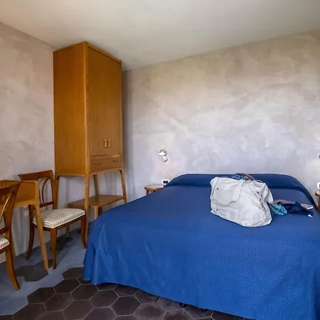 イル ロゼート ベッド・アンド・ブレックファスト