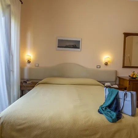 Il Roseto فندق مبيت وإفطار