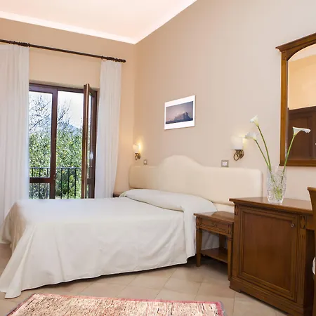 伊尔罗塞托酒店 4*