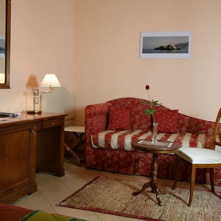 伊尔罗塞托酒店 索伦托