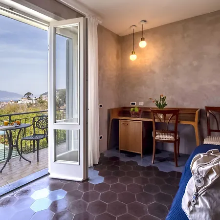 伊尔罗塞托酒店 4* 索伦托