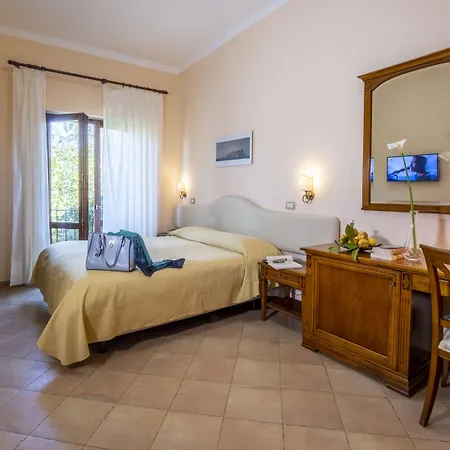 伊尔罗塞托酒店 住宿加早餐酒店